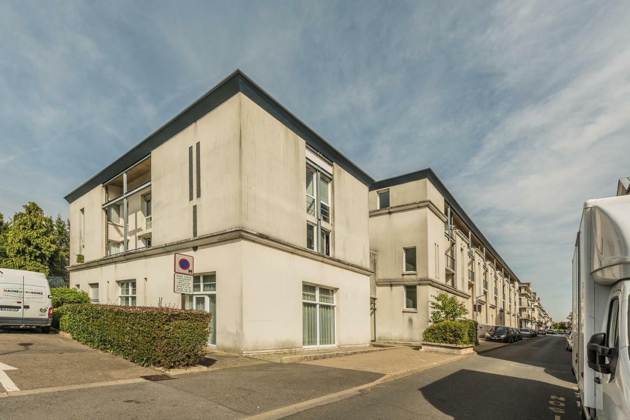 Apartmán James Cook - Fairytale Factory Bussy-Saint-Georges Exteriér fotografie